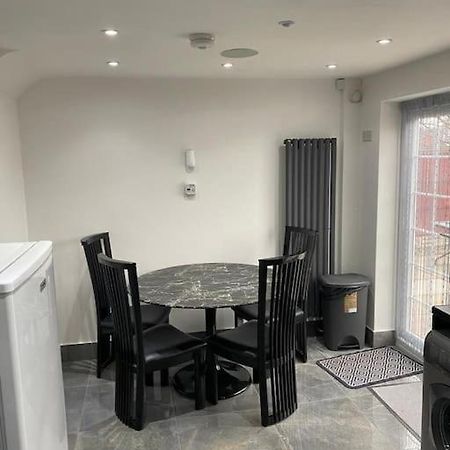 2 Bed House Sleeps 4-5 Villa Liverpool Exterior photo