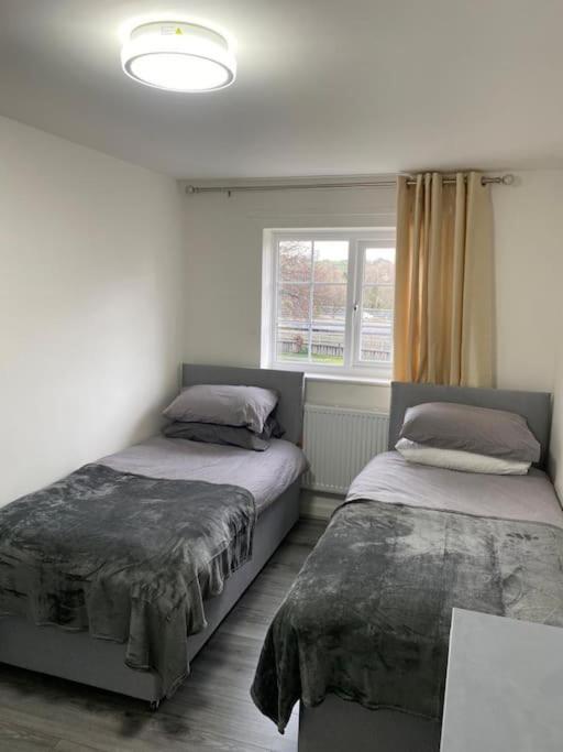 2 Bed House Sleeps 4-5 Villa Liverpool Exterior photo