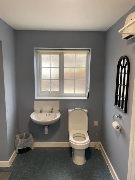 2 Bed House Sleeps 4-5 Villa Liverpool Exterior photo